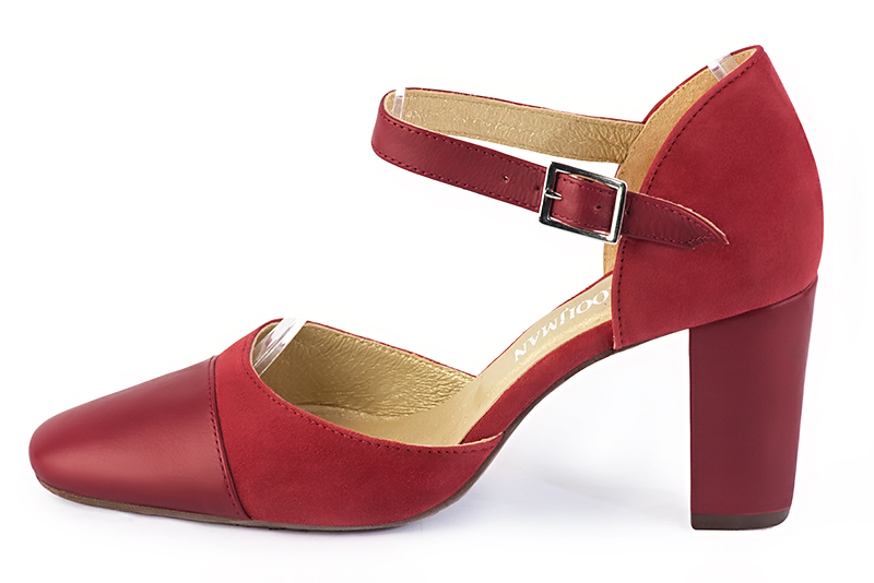 Cardinal red women's open side shoes, with an instep strap. Round toe. High block heels. Profile view - Florence KOOIJMAN